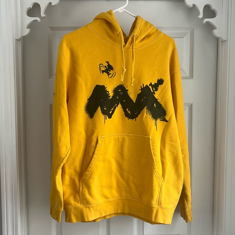 Peanuts Charlie Brown Yellow Skateboard Hoodie - medium